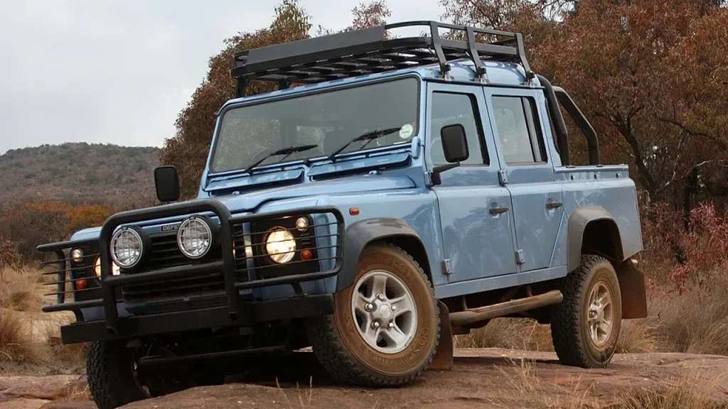 El ingeniero jefe de Land Rover fantasea con el regreso de una Defender “pick-up”