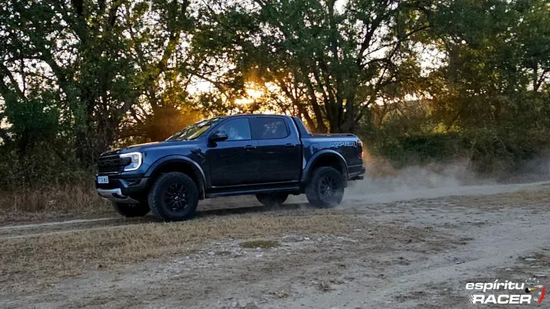 Ford Ranger Raptor 32