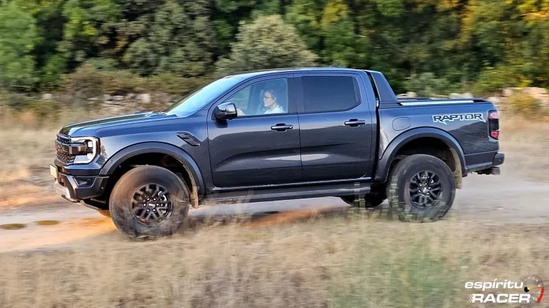 Ford Ranger Raptor 35