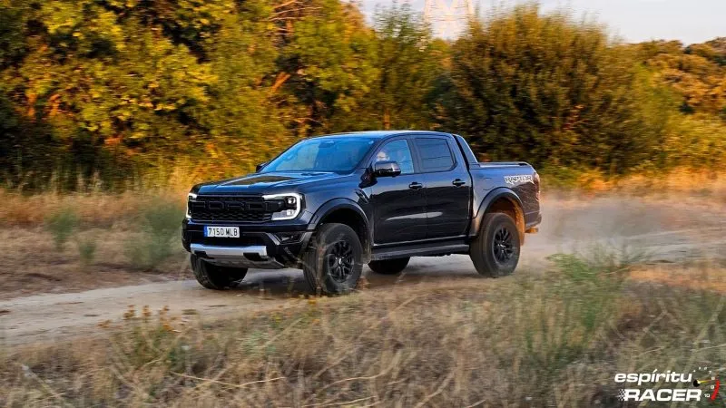 Ford Ranger Raptor 40