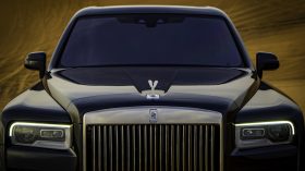 Rolls Royce Cullinan en desierto 11