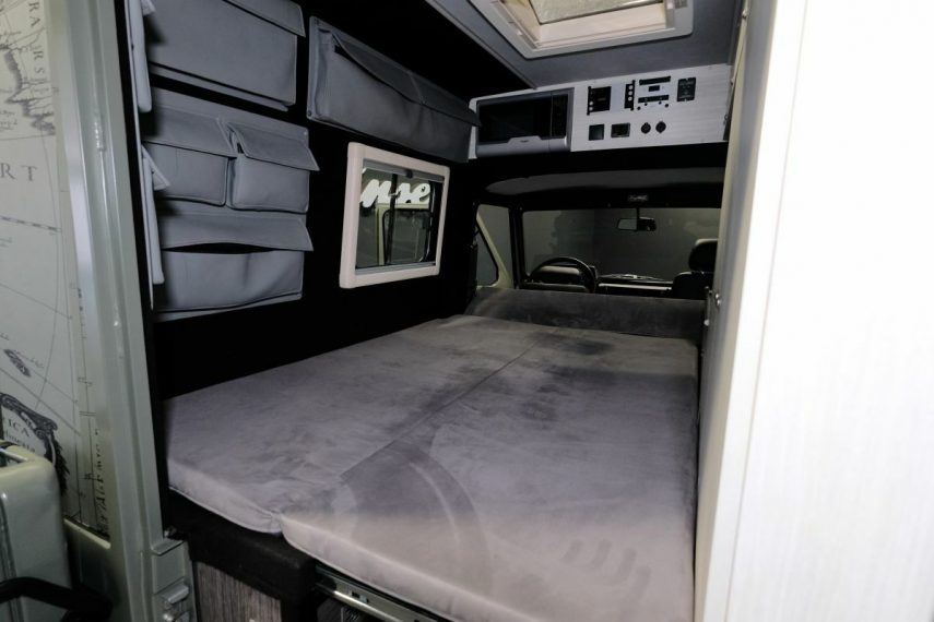 Lorinser Puch G Wagen Camper 12