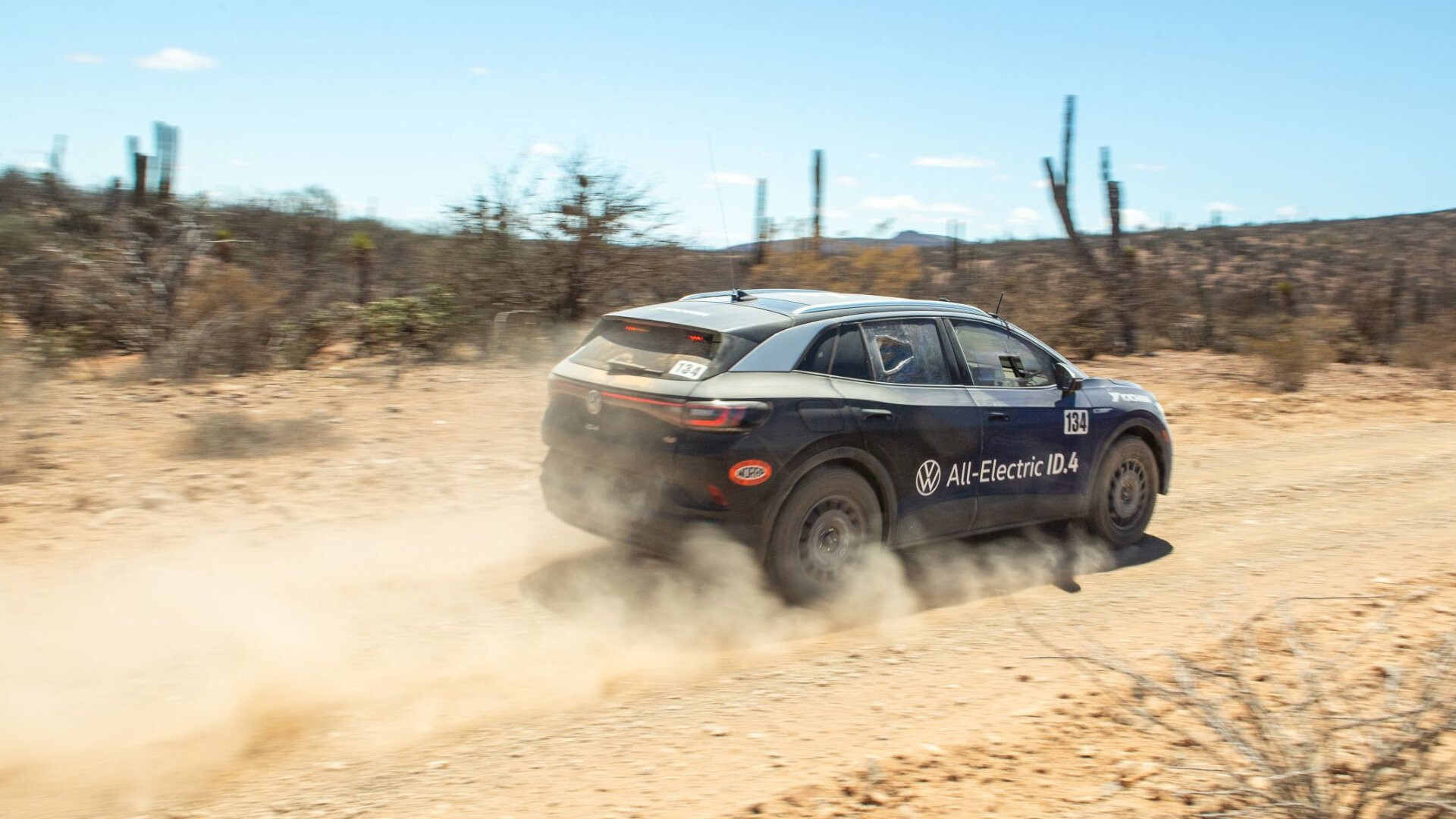 El Volkswagen ID.4 completa el complicado rally NORRA Mexican 1000