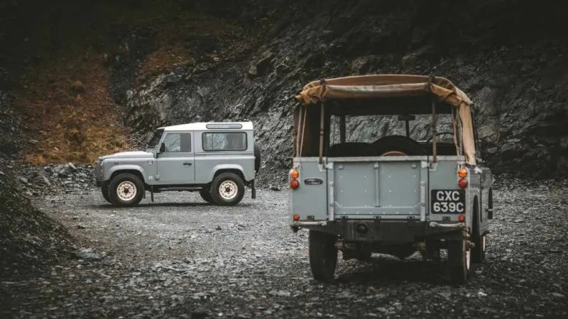 Land Rover Classic Defender Works V8 Islay Edition (12)