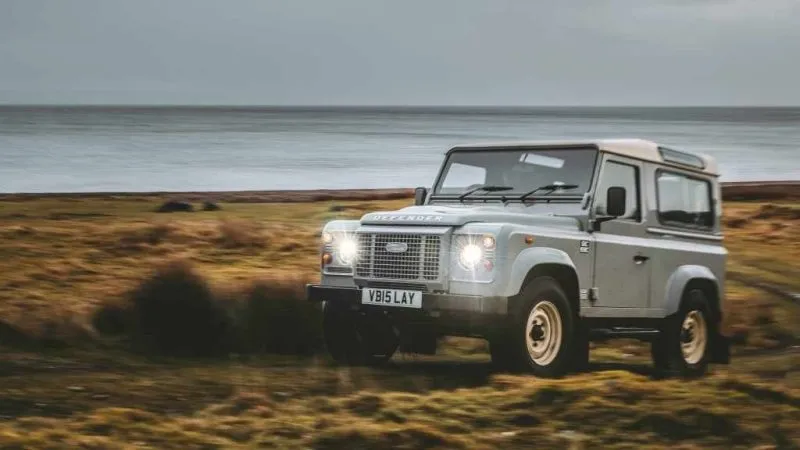 Land Rover Classic Defender Works V8 Islay Edition (2)