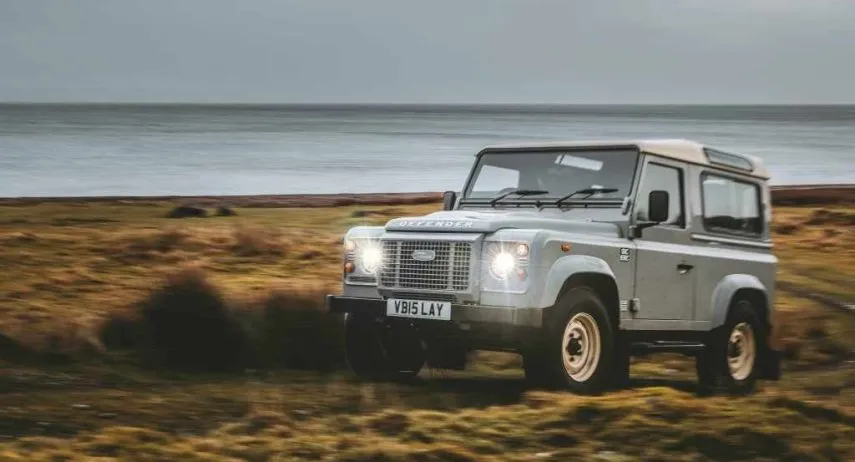 Land Rover Classic Defender Works V8 Islay Edition (2)