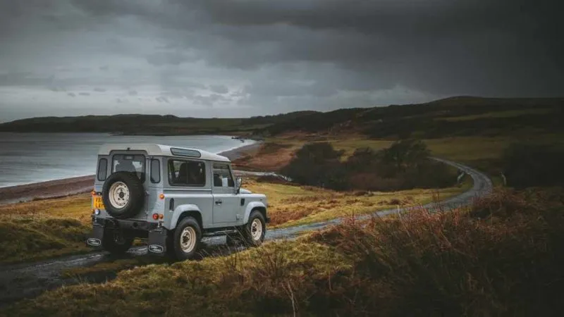 Land Rover Classic Defender Works V8 Islay Edition (4)