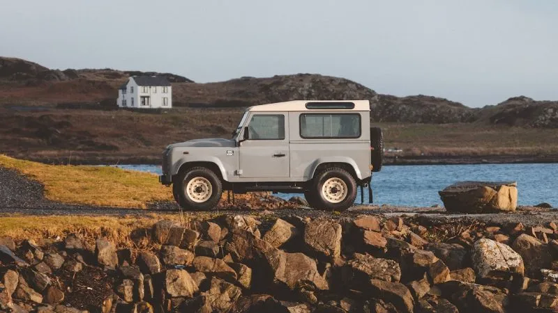 Land Rover Classic Defender Works V8 Islay Edition (7)