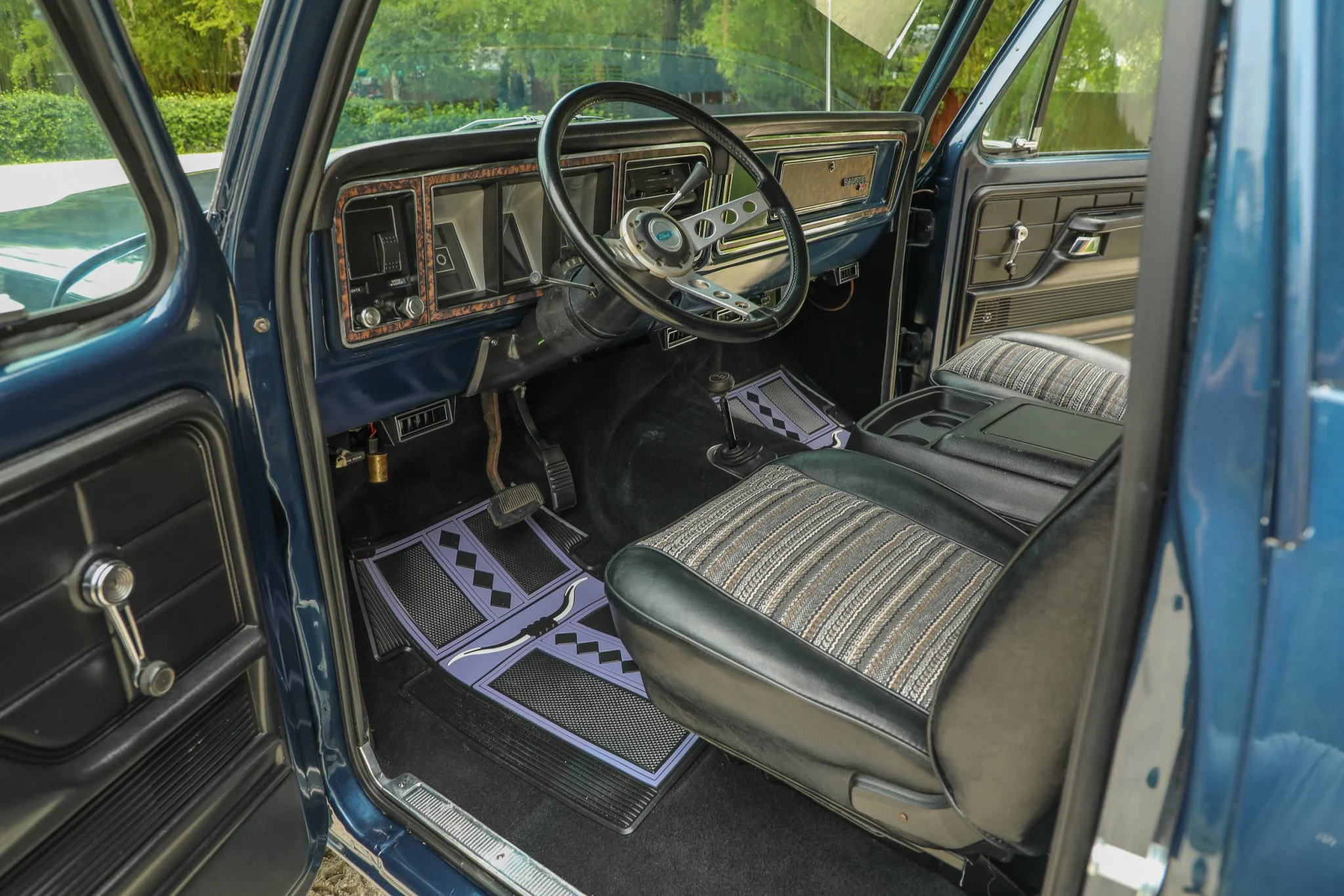 Ford Bronco Ranger XLT restomod(4)