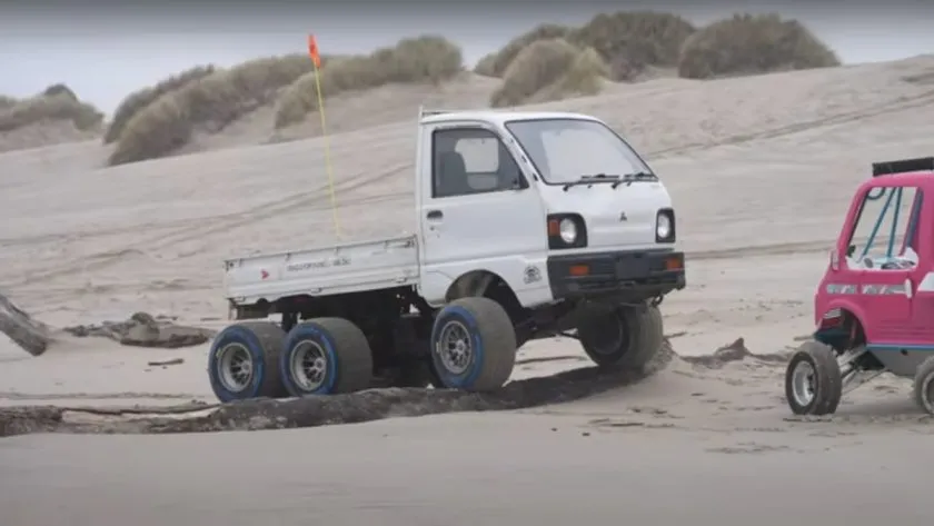 Mitsubishi Minicab 6x6