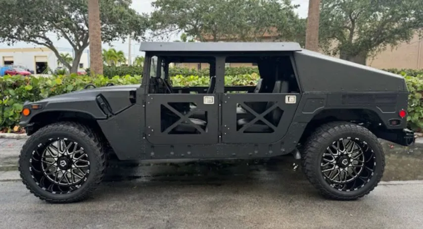 AM General Humvee Mecums