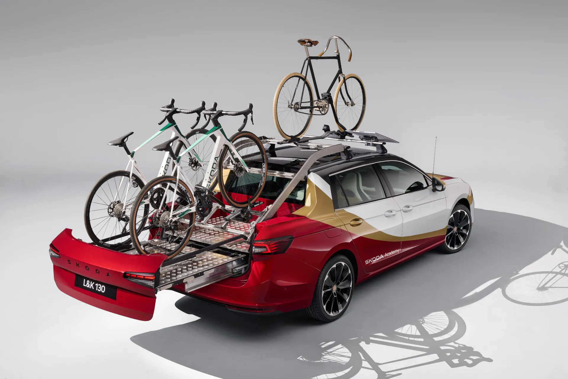 Škoda L&K 130: el híbrido “para el cole” que desafía al Tour de Francia