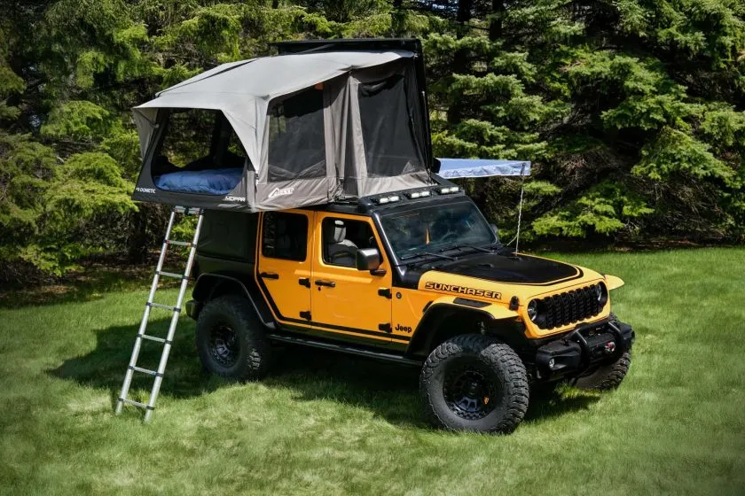 Awning and RoofTop Tent by MOPAR y Domestic (1)