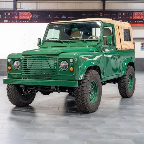 Land Rover Defender D90 TD5 (1)