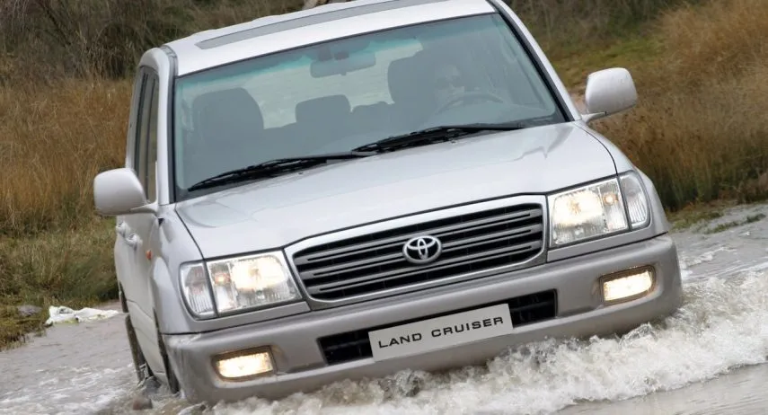 Toyota Land Cruiser VX 100