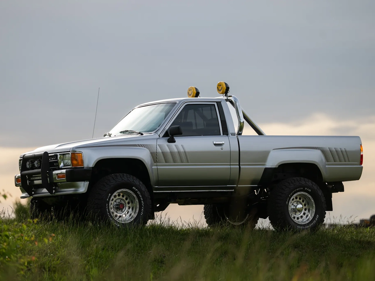 Toyota Pickup V8 (1988): el clásico de «Regreso al Futuro» que esconde un corazón de Lexus